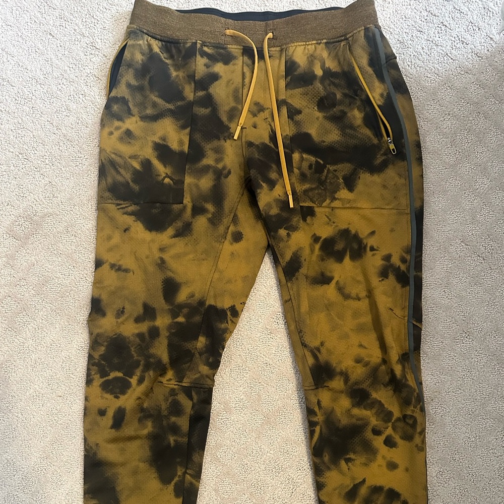 Lululemon joggers